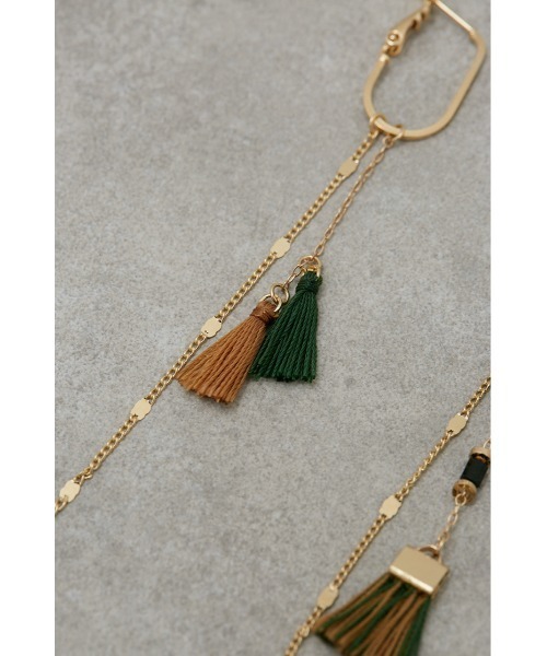 AZUL by moussy(アズールバイマウジー)の「TASSEL BEADS CHAIN EARRINGS/タッセルビーズチェーンピアス(ピアス(両耳用)・レディース・グリーン系その他/オレンジ系その他・FREE)」の4枚目の写真
