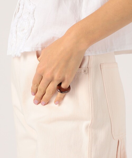 TOMORROWLAND （トゥモローランド）の「LEVENS JEWELS OVAL リング（リング・レディース・ダークブラウン/ライトベージュ・FREE）」の3枚目の写真