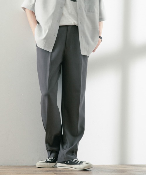 ITEMS URBANRESEARCH(アイテムズ アーバンリサーチ)の「『イージーケア』マシンウォッシャブル サマースラックス(スラックス・メンズ・グレー/ネイビー/チャコールグレー・LARGE/MEDIUM)」の2枚目の写真