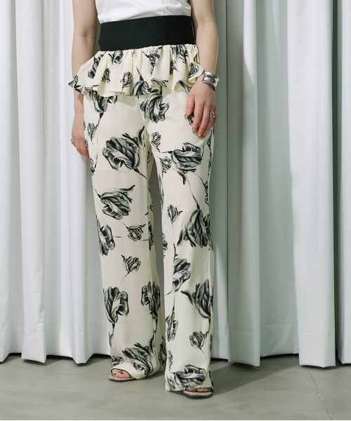 Ezick（エジック）の「Scattered flowers ペプラムストレートパンツ
