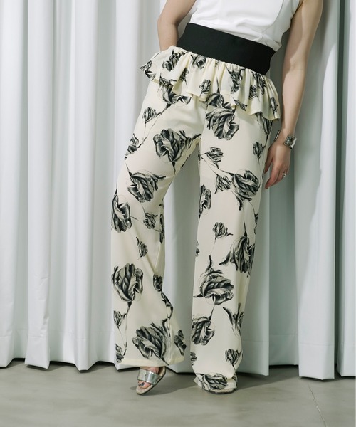 Ezick(エジック)の「Scattered flowers ペプラムストレートパンツ(その他パンツ・レディース・ブラック/ホワイト・FREE)」の7枚目の写真