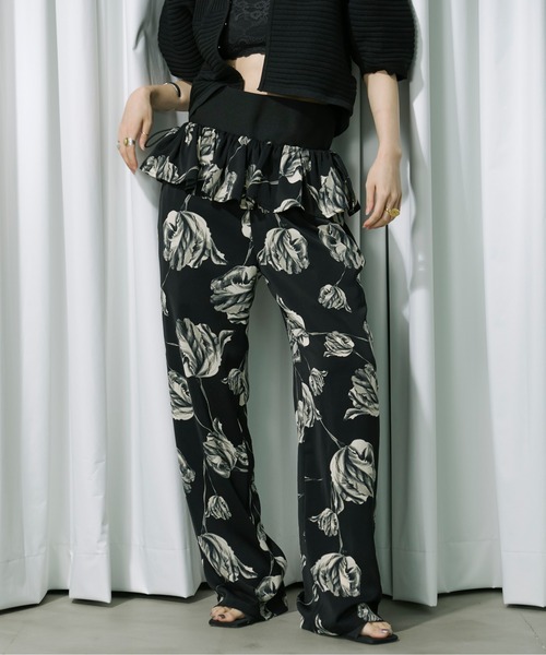 Ezick(エジック)の「Scattered flowers ペプラムストレートパンツ(その他パンツ・レディース・ブラック/ホワイト・FREE)」の9枚目の写真