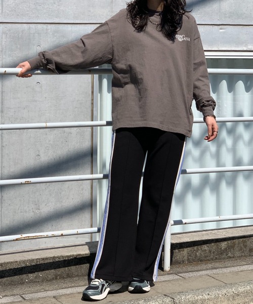 mi via loca(ミヴィアロカ)の「セミフレアラインパンツ(その他パンツ・レディース・アイボリー/ラベンダー/ブラック・FREE)」の16枚目の写真