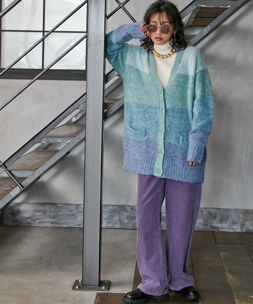 GEVS.（ジェイヴィス）の「＜大きいサイズ＞ グラデーションニットカーディガン GEVS.（カーディガン/ボレロ・レディース・ブルー系/ピンク系・L/LL/3L/4L/5L）」の8枚目の写真