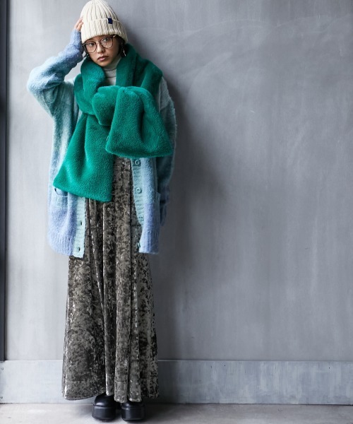 GEVS.（ジェイヴィス）の「＜大きいサイズ＞ グラデーションニットカーディガン GEVS.（カーディガン/ボレロ・レディース・ブルー系/ピンク系・L/LL/3L/4L/5L）」の6枚目の写真