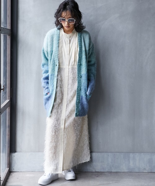 GEVS.（ジェイヴィス）の「＜大きいサイズ＞ グラデーションニットカーディガン GEVS.（カーディガン/ボレロ・レディース・ブルー系/ピンク系・L/LL/3L/4L/5L）」の11枚目の写真