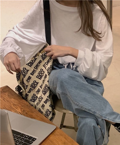 gossip!ロサンゼルス(ゴシップロサンゼルス)の「YUGA ショートトップス Tシャツ(Tシャツ/カットソー・レディース・ブラック/グレー/ホワイト・FREE)」の9枚目の写真