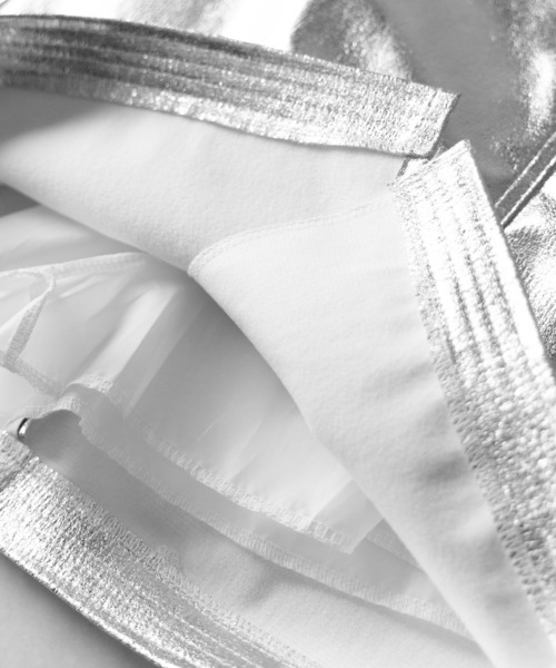 me+em select(ミームセレクト)の「※※メタリックスリットハイウエストタイトミニスカート / metallic slit highwaist tight mini skirt(スカート・レディース・ブラック/シルバー/ブルー/チャコール・SMALL/MEDIUM/LARGE/X-SMALL)」の20枚目の写真