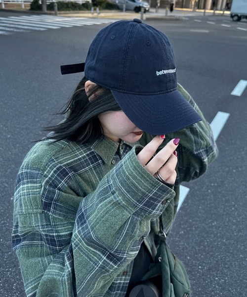 kutir（クティール）の「kutirlune／ロゴ刺繍キャップ②（キャップ・レディース・ブラック/ネイビー/ブラウン/グレー/レッド/グリーン/ライトホワイト/ベージュ・FREE）」の8枚目の写真