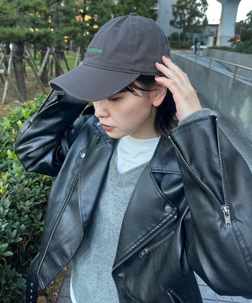 kutir（クティール）の「kutirlune／ロゴ刺繍キャップ②（キャップ・レディース・ブラック/ネイビー/ブラウン/グレー/レッド/グリーン/ライトホワイト/ベージュ・FREE）」の18枚目の写真