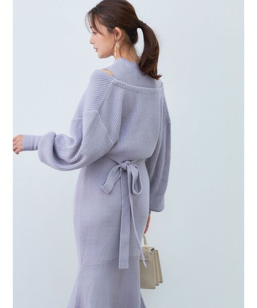 MERCURYDUO（マーキュリーデュオ）の「チェーン付カーデセットニットワンピース（ワンピース・レディース・アイボリー/ベビーピンク/ブルー/ダークブラウン・SMALL/MEDIUM）」の9枚目の写真