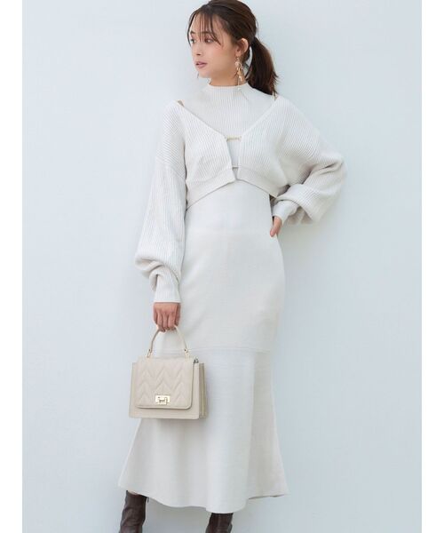 MERCURYDUO（マーキュリーデュオ）の「チェーン付カーデセットニットワンピース（ワンピース・レディース・アイボリー/ベビーピンク/ブルー/ダークブラウン・SMALL/MEDIUM）」の14枚目の写真