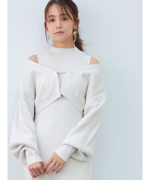 MERCURYDUO（マーキュリーデュオ）の「チェーン付カーデセットニットワンピース（ワンピース・レディース・アイボリー/ベビーピンク/ブルー/ダークブラウン・SMALL/MEDIUM）」の16枚目の写真