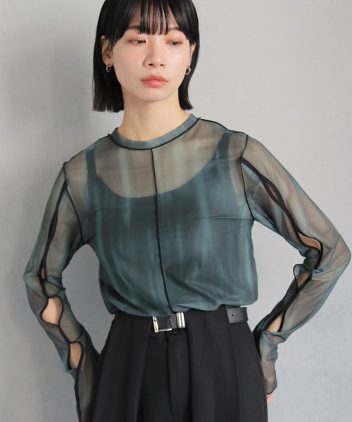 cheriella（シェリエラ）の「【cheriella】前後２WAYウェーブホールマーブルシアートップス（Tシャツ/カットソー・レディース・カーキ/パープル/グリーン/ブルー/ベージュ/ワイン/チャコールグレー・M）」の4枚目の写真