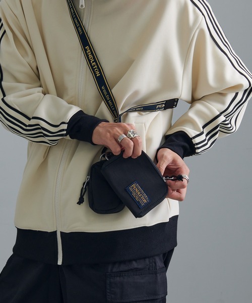 PENDLETON（ペンドルトン）の「『PENDLETON/ペンドルトン』ロゴテープネックポーチ（ボディバッグ/ウエストポーチ・メンズ・ブラック/ベージュ/カーキ・FREE）」の2枚目の写真