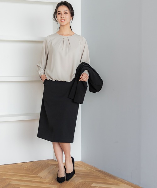 coca（coca）（コカ）の「ネックレス付きブラウス/UVカット/防シワ/イージーケア（シャツ/ブラウス・レディース・ホワイト/グレイッシュベージュ・L/M）」の5枚目の写真