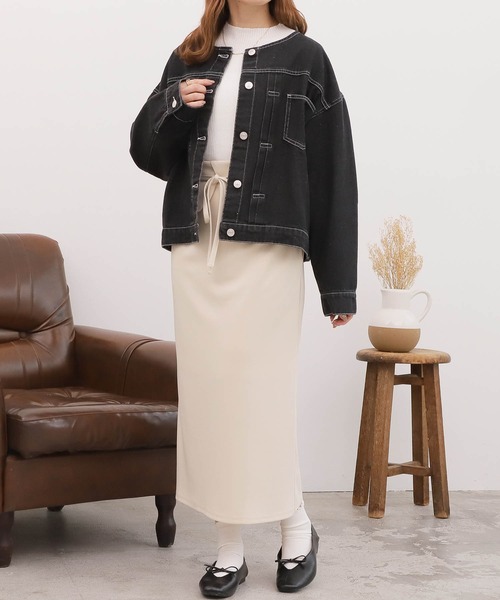 mil(ミル)の「【150㎝前後の小柄さんサイズ】ノーカラーデニムジャケット(デニムジャケット・レディース・ブラック/ネイビー・XS/S)」の4枚目の写真