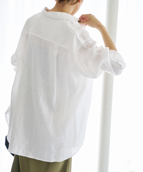 IENA（イエナ）の「リネン オーバーシャツ（シャツ/ブラウス・レディース・ベージュ/ホワイト/ブラック系その他・36/38）」の4枚目の写真