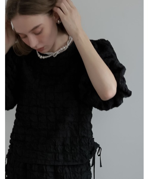 Re:EDIT（リエディ）の「[2024SS COLLECTION][MEISM by Re:EDIT]ワッフルライクふくれジャガードサイドリボントップス（その他トップス・レディース・ブラック/ホワイト・MEDIUM/LARGE）」の18枚目の写真