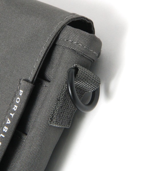 LAKOLE（ラコレ）の「ポータブルケース(ミニ) / 110448（ポーチ・レディース・アイボリー/チャコール・FREE）」の8枚目の写真