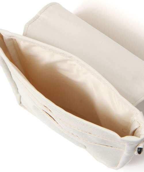 LAKOLE（ラコレ）の「ポータブルケース(ミニ) / 110448（ポーチ・レディース・アイボリー/チャコール・FREE）」の13枚目の写真