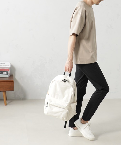 FOUND GOOD（ファウンドグッド）の「軽量撥水リュックM（バックパック/リュック・メンズ・ブラック/ホワイト系5/グリーン系5/オレンジ系5/パープル系5/ベージュ/グリーン/ブルー系/グリーン系1/グレー系/レッド系/ブラウン・M）」の13枚目の写真