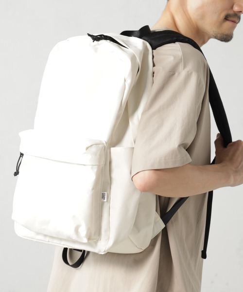 FOUND GOOD（ファウンドグッド）の「軽量撥水リュックM（バックパック/リュック・メンズ・ブラック/ホワイト系5/グリーン系5/オレンジ系5/パープル系5/ベージュ/グリーン/ブルー系/グリーン系1/グレー系/レッド系/ブラウン・M）」の14枚目の写真