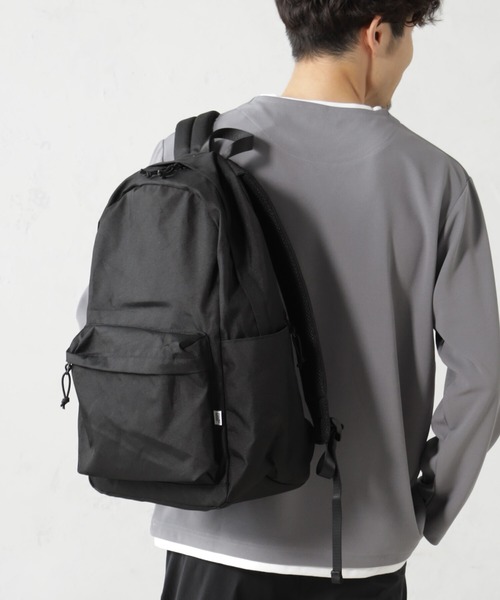 FOUND GOOD（ファウンドグッド）の「軽量撥水リュックM（バックパック/リュック・メンズ・ブラック/ホワイト系5/グリーン系5/オレンジ系5/パープル系5/ベージュ/グリーン/ブルー系/グリーン系1/グレー系/レッド系/ブラウン・M）」の16枚目の写真