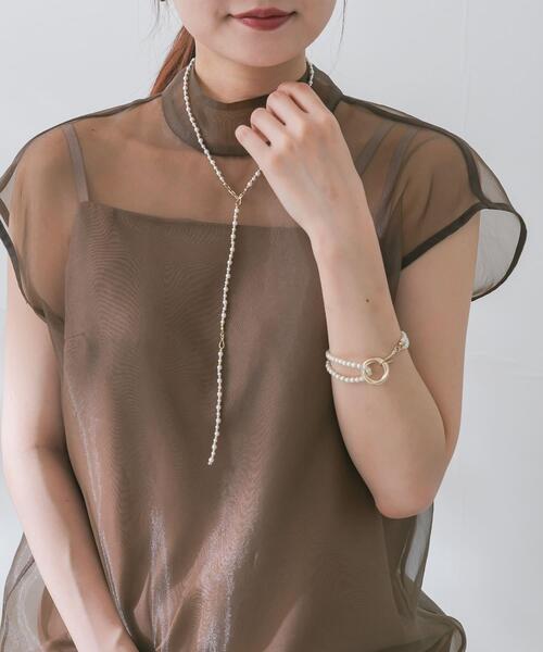 URBAN RESEARCH ROSSO WOMEN（アーバンリサーチ　ロッソ）の「3WAYパールネックレス（その他ヘアアクセサリー・レディース・ホワイト・FREE）」の3枚目の写真