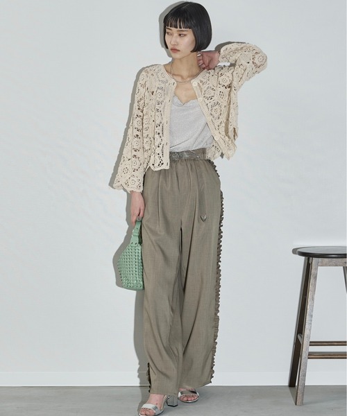 THE YOn(ザヨン)の「サイドフリルラインタックイージーパンツ(その他パンツ・レディース・サンドベージュ/レディッシュグレー・FREE)」の13枚目の写真