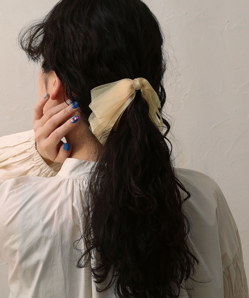 colleca la(コレカラ)の「サテン×オーガンジー レイヤードリボンバナナクリップ(バレッタ/ヘアクリップ・レディース・ベージュ/ブラック・FREE)」の7枚目の写真