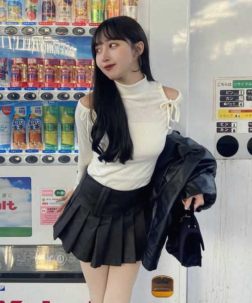 RiLi(リリ)の「肩スリットタートルニット【RL】(ニット/セーター・レディース・ブラック/ホワイト/ピンク・FREE)」の2枚目の写真