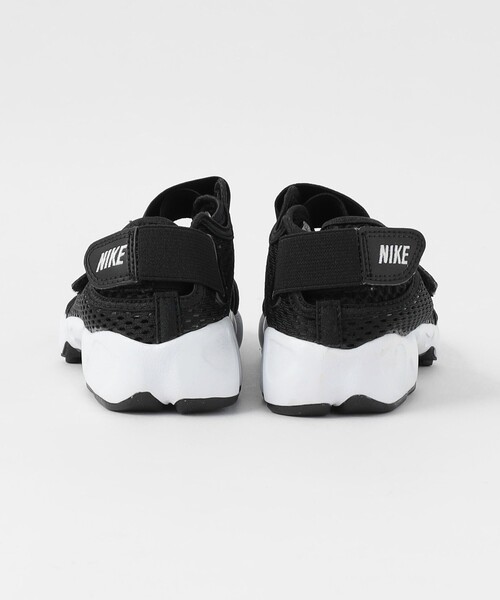 NIKE（ナイキ）の「＜NIKE＞ナイキ エア リフト（リトルキッズ）（サンダル・キッズ・ブラック/ホワイト・17cm/21cm/20cm/23cm/22cm/19cm/18cm/24cm）」の6枚目の写真