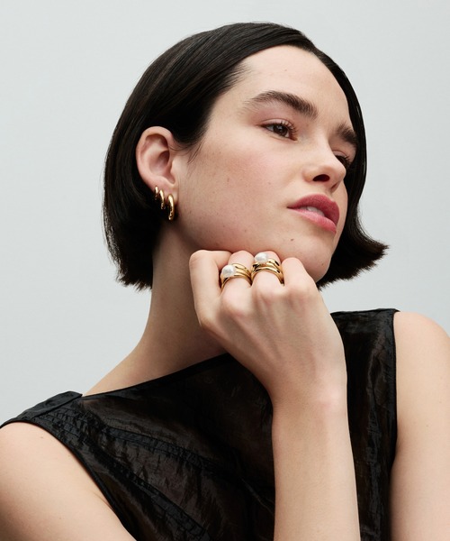 PANDORA(パンドラ)の「ラウンド ゴールド ハギ― フープ ピアス(ピアス(両耳用)・レディース・イエローゴールド・FREE)」の7枚目の写真