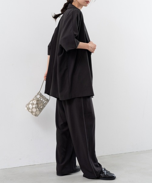 refinedworks(リファインドワークス)の「【refinedworks】 ドライ質感の半袖シャツジャケット(テーラードジャケット・レディース・ブラウン/グレー/ブラック・FREE)」の6枚目の写真