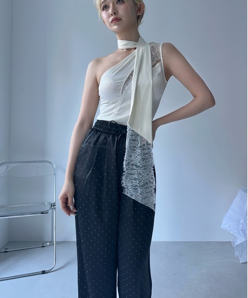 MAINLYTRULY（メインリィトゥルリィ）の「サテン ラインストーン パンツ（その他パンツ・レディース・ブラック・M）」の6枚目の写真