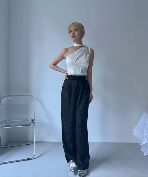 MAINLYTRULY（メインリィトゥルリィ）の「サテン ラインストーン パンツ（その他パンツ・レディース・ブラック・M）」の7枚目の写真