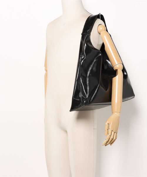 REAL CUBE（リアルキューブ）の「ワンハンドルメタリックバッグ（ショルダーバッグ・レディース・ブラック/シルバー・FREE）」の12枚目の写真