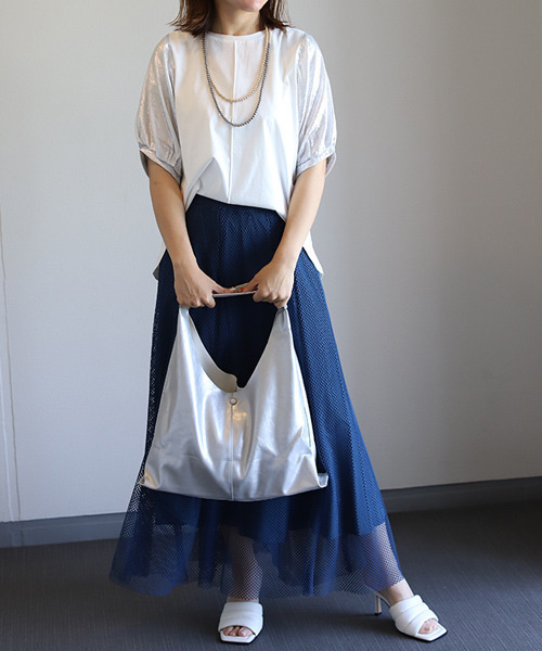 REAL CUBE（リアルキューブ）の「ワンハンドルメタリックバッグ（ショルダーバッグ・レディース・ブラック/シルバー・FREE）」の7枚目の写真