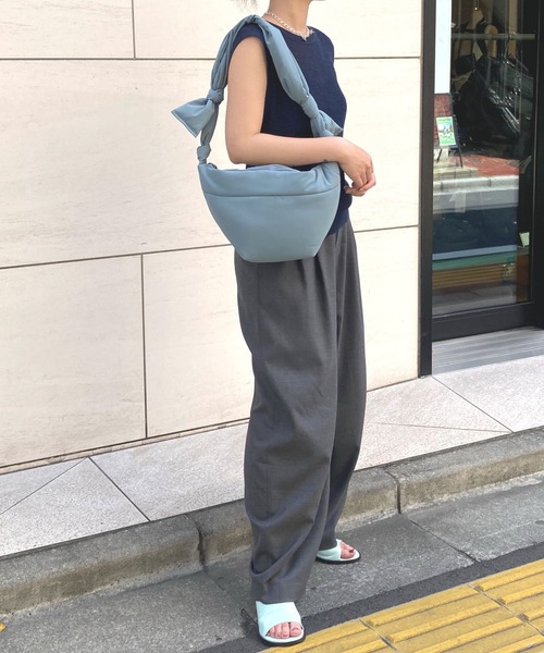 LE VERNIS(ル・ベルニ)の「【O0u×LE VERNIS】Jiggly shoulder bag(ショルダーバッグ・レディース・ブラック/ブルー・FREE)」の20枚目の写真