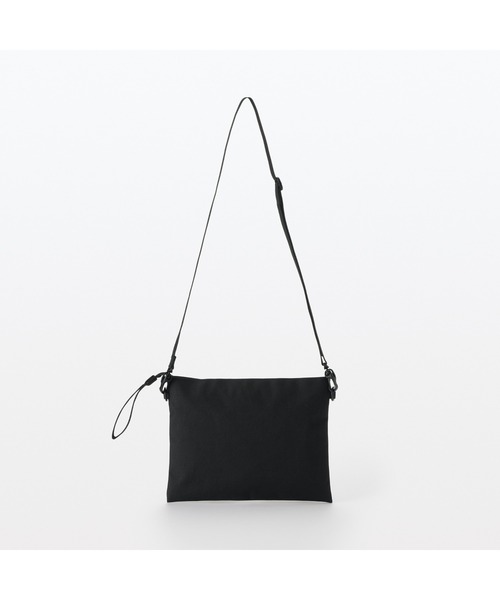 無印良品（ムジルシリョウヒン）の「ポーチとしても使える　撥水サコッシュ（ショルダーバッグ・メンズ・スモークピンク/ライトベージュ/ブラック/マスタード/バーガンディー/チャコールグレー・FREE）」の21枚目の写真