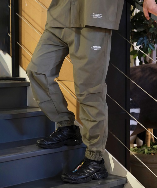 ムラサキスポーツ(ムラサキスポーツ)の「【ムラサキスポーツ限定】DEAR LAUREL/ディアローレル ダブルプリーツイージーパンツ ジョガータイプ ストレッチ/吸汗速乾 セットアップ対応 D24S3104(その他パンツ・メンズ・ブラック/グレー/グレイッシュベージュ・L/XL/M)」の12枚目の写真