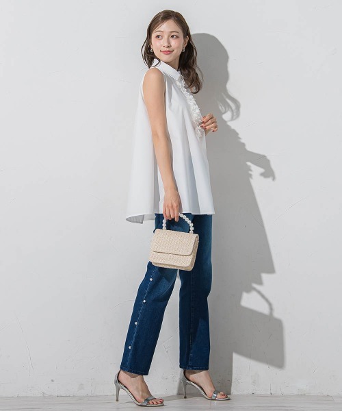 QUEENS COURT（クイーンズコート）の「フラワーモチーフノースリーブチュニック≪洗濯機で洗える≫（チュニック・レディース・ホワイト/ブラック/ブラック系その他・M）」の13枚目の写真