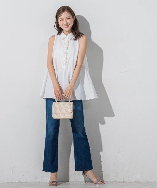 QUEENS COURT（クイーンズコート）の「フラワーモチーフノースリーブチュニック≪洗濯機で洗える≫（チュニック・レディース・ホワイト/ブラック/ブラック系その他・M）」の12枚目の写真