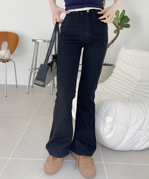 Ada.(エイダ)の「【上品シルエット】セミフレア ブーツカット デニムパンツ(デニムパンツ・レディース・ブルー/ブラック・L/M/S)」の20枚目の写真