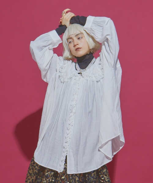 manana suerte（マニャーナスエルテ）の「レースカラーギャザーブラウス（シャツ/ブラウス・レディース・ホワイト/ブラック・FREE）」の7枚目の写真