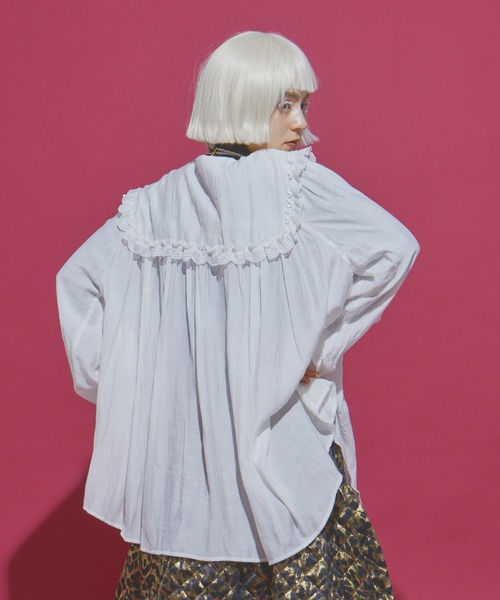 manana suerte（マニャーナスエルテ）の「レースカラーギャザーブラウス（シャツ/ブラウス・レディース・ホワイト/ブラック・FREE）」の6枚目の写真