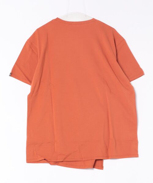 roial(ロイアル)の「DESIGN TEE/ROIAL(ロイアル)スタンダードワンポイントデザイン半袖Tシャツ(Tシャツ/カットソー・レディース・ホワイト/ブラック/ピンク/ミント・SMALL/MEDIUM)」の5枚目の写真