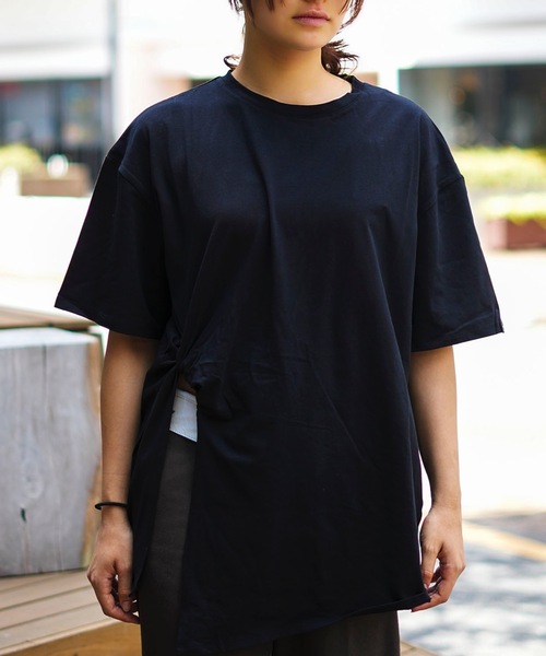 roial(ロイアル)の「DESIGN TEE/ROIAL(ロイアル)スタンダードワンポイントデザイン半袖Tシャツ(Tシャツ/カットソー・レディース・ホワイト/ブラック/ピンク/ミント・SMALL/MEDIUM)」の1枚目の写真