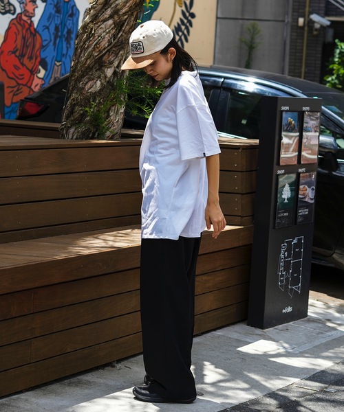 roial(ロイアル)の「DESIGN TEE/ROIAL(ロイアル)スタンダードワンポイントデザイン半袖Tシャツ(Tシャツ/カットソー・レディース・ホワイト/ブラック/ピンク/ミント・SMALL/MEDIUM)」の9枚目の写真